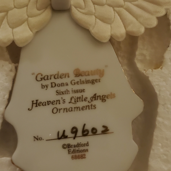 Heaven's Little Angels Ornament Collection - Picture 15 of 16